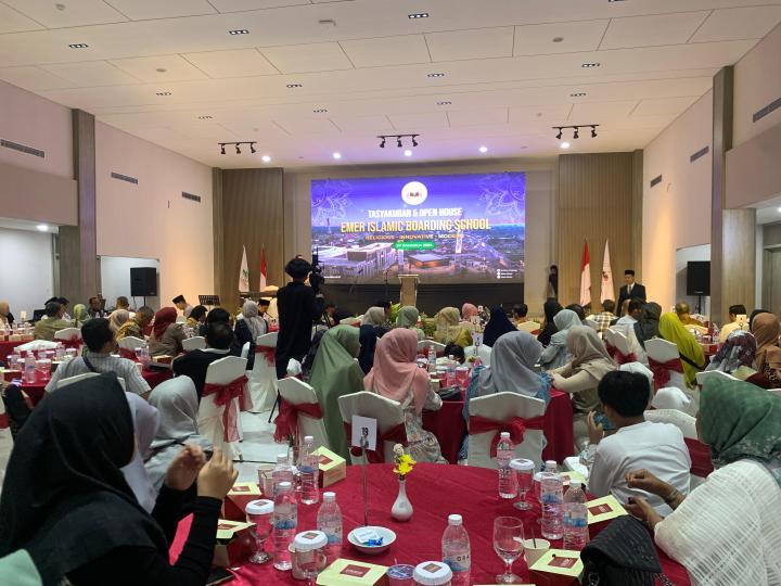Tasyakuran dan Open House Emer Islamic Boarding School, Kenalkan Prestasi Siswa Selama Setengah Tahun 