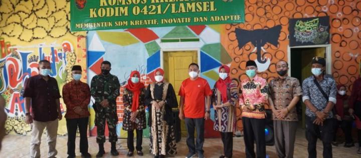 Ketua TP PKK Lampung Selatan Hadiri Komsos Kreatif Kodim 0421/LS di Sidomulyo
