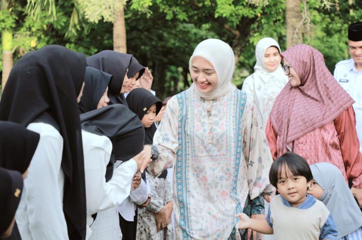 Wagub Jihan Nurlela Safari Ramadan dan Buka Puasa Bersama Anak-Anak Panti Asuhan di Agropark PKK Lampung Selatan