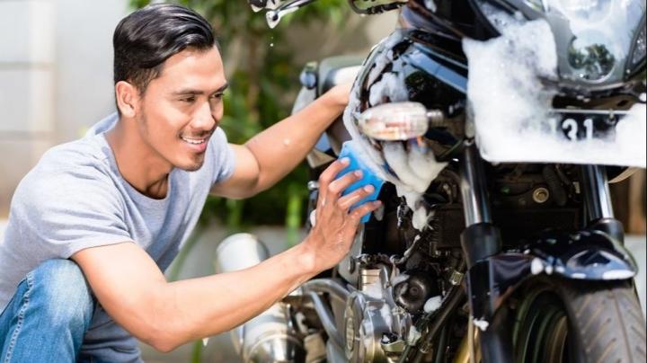 Tips Merawat Motor Agar Hemat Biaya Service   