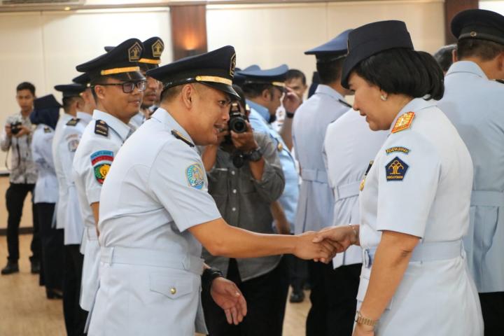 49 Pejabat Administrasi dan Fungsional di Lantik oleh Kakanwil Kemenkumham Lampung