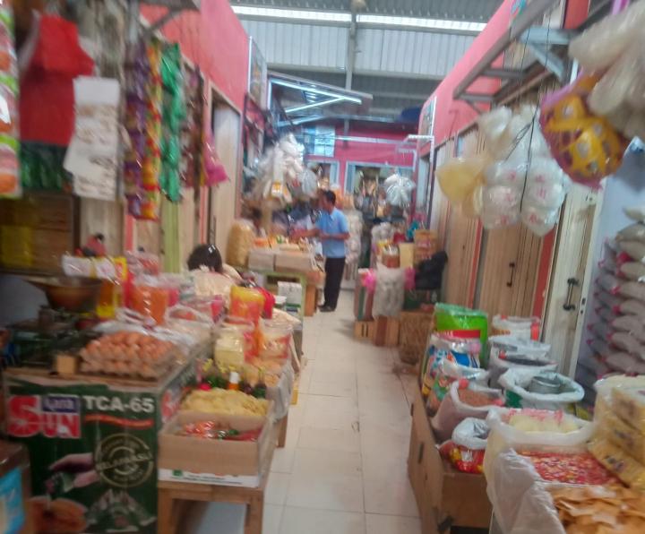 Minyak Goreng Curah di Pasar Perumnas Way Halim Masih Kosong