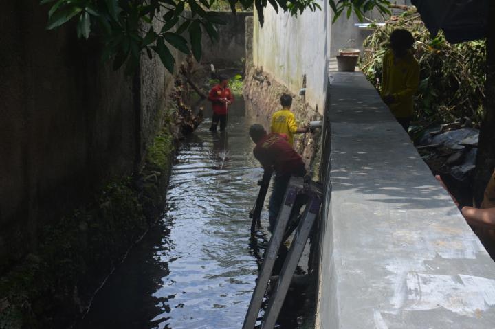 Pemkot Dinilai Pakai Standar Ganda dalam Penertiban Areal Sungai dan Drainase di Bandar Lampung