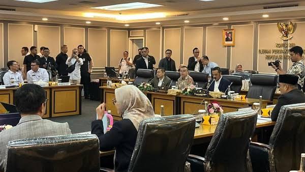 DPR Imbau Publik Tak Perlu Takut Putar Lagu, Polemik Royalti Segera Diakhiri