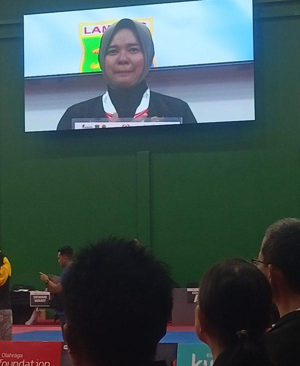 Vina Febriana Persembahkan Emas PON Beladiri untuk Keluarga