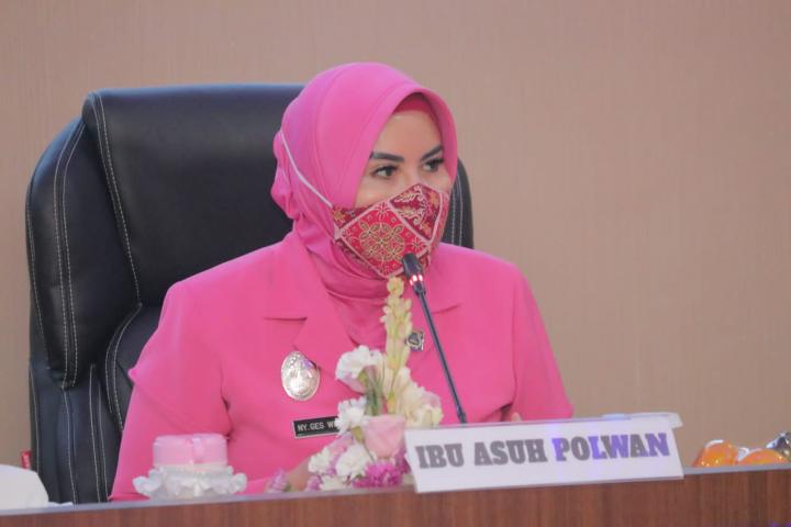 Ny. Ges Akhmad Wiyagus Resmi Jabat Ibu Asuh Polwan Polda Lampung