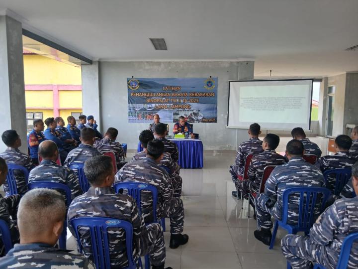 Tingkatkan Kemampuan Evakuasi dan Penyelamatan, Lanal Lampung Gelar Latihan Penanggulangan kerusakan (damage control) Peran Kebakaran.