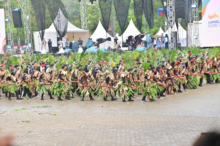 6500 Peserta Tarian Tuping Pecahkan Rekor Muri Dalam Rangka HUT Lampung Selatan 