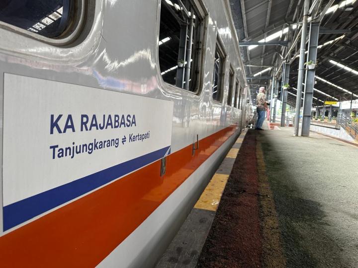 Persiapkan Perjalananmu: Tiket KA Rajabasa untuk Angkutan Mudik Lebaran Sudah Terjual 69% 