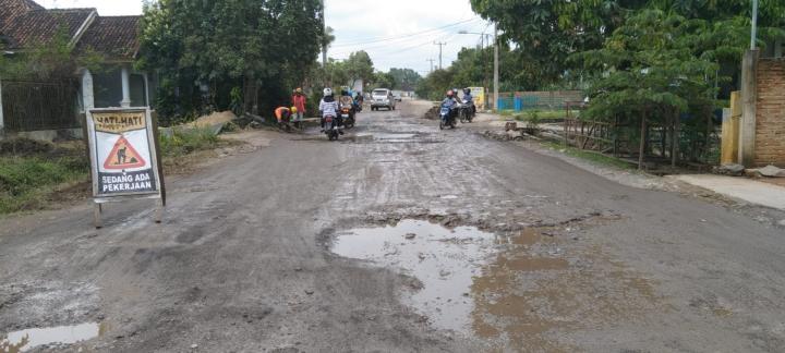 Pemprov Lampung Tanggap Perbaiki Jalan Metro-Wates, Meski Belum Masuk Prioritas 52 Ruas