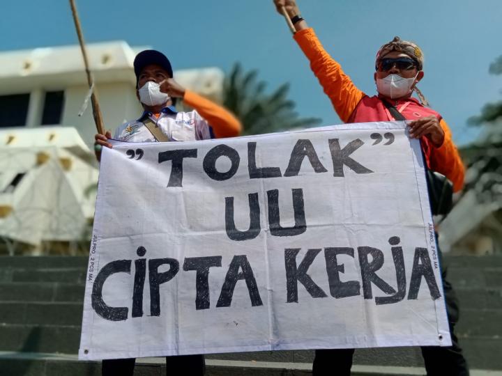 Pekerja Gelar Aksi di Lapangan Korpri 