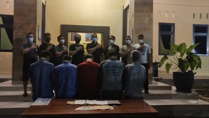 Polsek Kota Agung Tangkap 8 Orang Pelaku Togel di Tanggamus