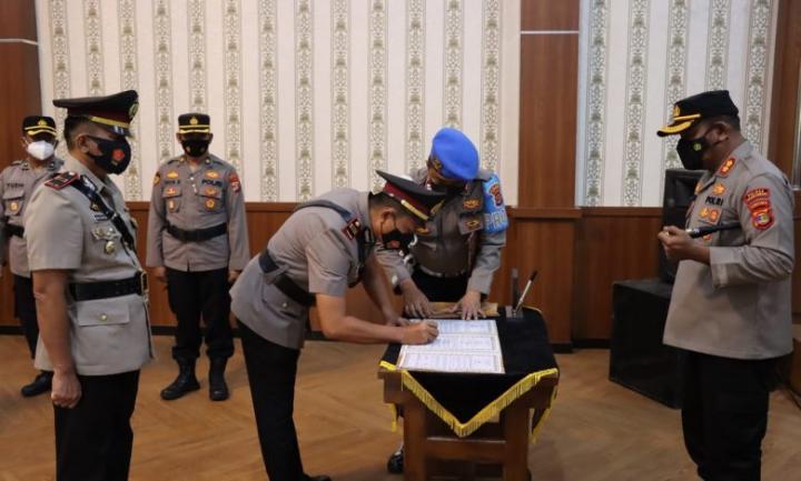 Kapolres Tulang Bawang Pimpin Sertijab Satu Kasi dan Dua Kapolsek