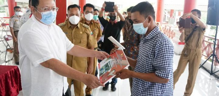 Sudin Bantu 20 KWT di Lampung Selatan Masing-masing Rp. 50 Juta