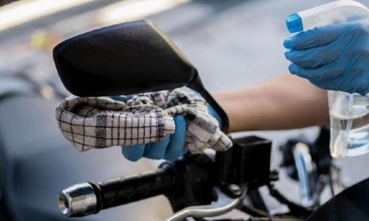 Dilarang Memakai Cairan Ini Saat Membersihkan Sepeda Motor