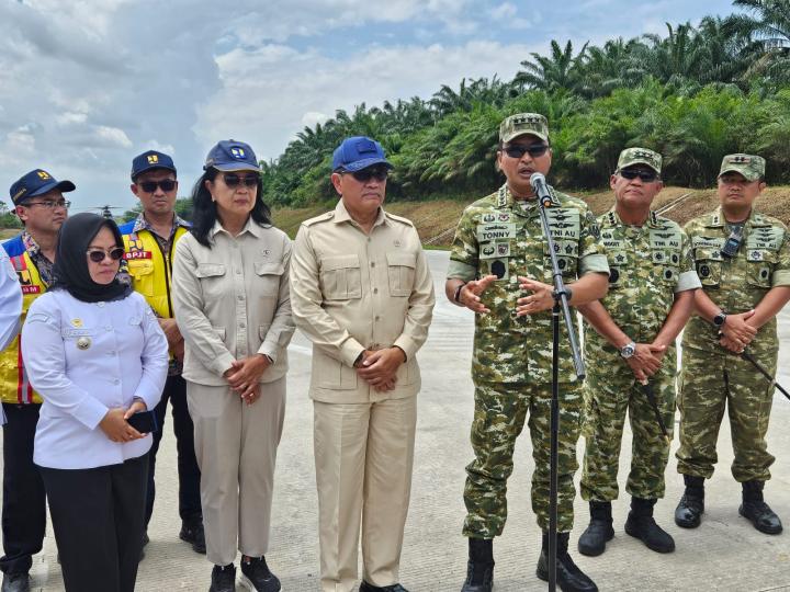 TNI Angakatan Udara Gelar Uji Coba Pendaratan Pesawat Tempur di Ruas Tol Trans Sumatera Lampung 