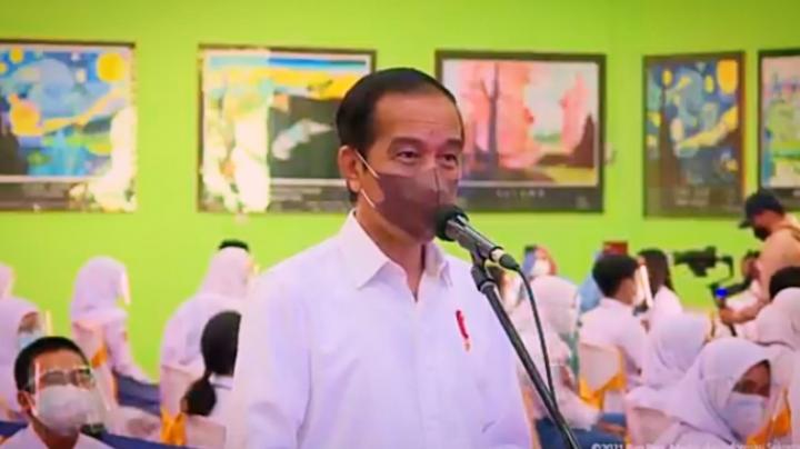 Cek Vaksinasi, Jokowi Janji Vaksin di Lampung akan Diperbanyak