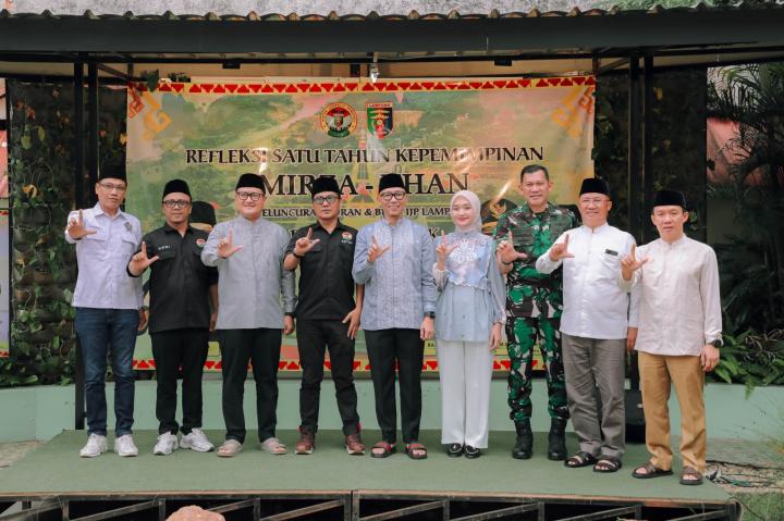 Mirza–Jihan Hadiri Peluncuran Koran IJP dan Buku Refleksi Satu Tahun Kepemimpinan