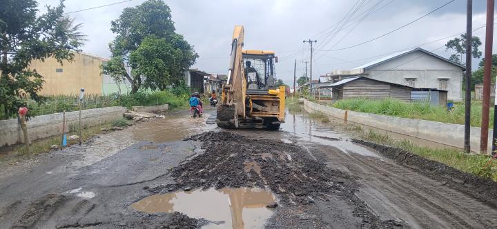Gubernur Mirza Prioritaskan Perbaikan Jalan Liwaâ€“Batas Sumsel untuk Kelancaran Masyarakat Berlebaran