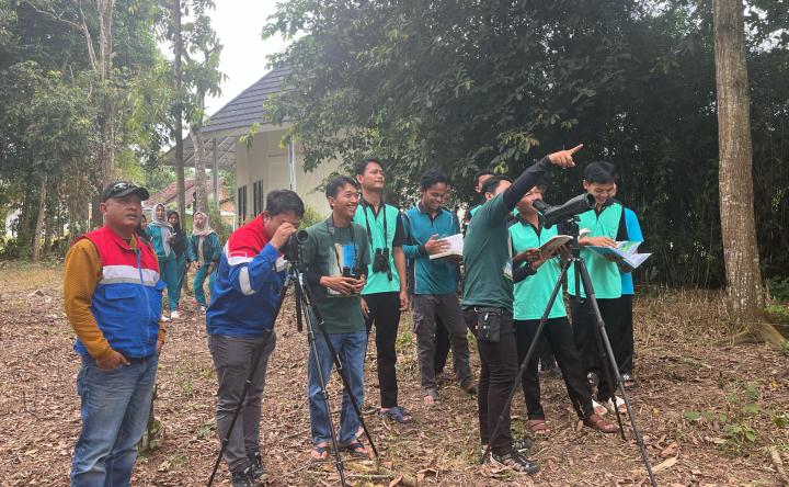 Pertamina Wujudkan Perlindungan dan Pelestarian Alam Melalui Program Konservasi Burung di Desa Penyangga Taman Nasional Way Kambas