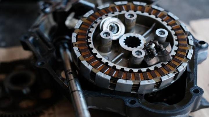 Tips Menjaga Kampas Kopling Motor Biar Awet 