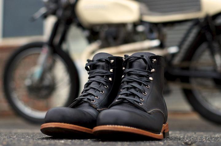 Memilih Sepatu Yang Aman dan Nyaman Saat Berkendara