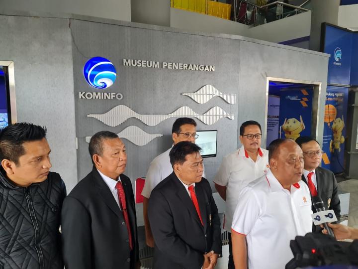Ketua Umum KONI Pusat Letjend TNI (Purn) Marciano Norman membuka RAPERNAS PERKEMI 2023