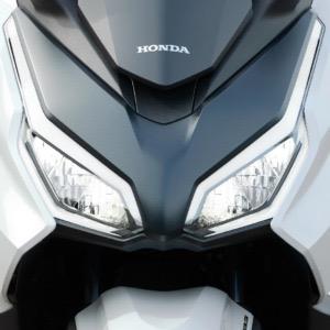 Upgrade Elegan! Honda Forza Hadir dengan Panel Meter TFT dan Warna Eksklusif Baru