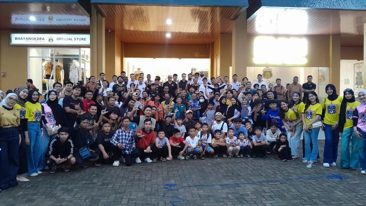 Jelang Lawan Arema FC, Bhayangkara Presisi Lampung FC Ngabuburit Bersama Suporter