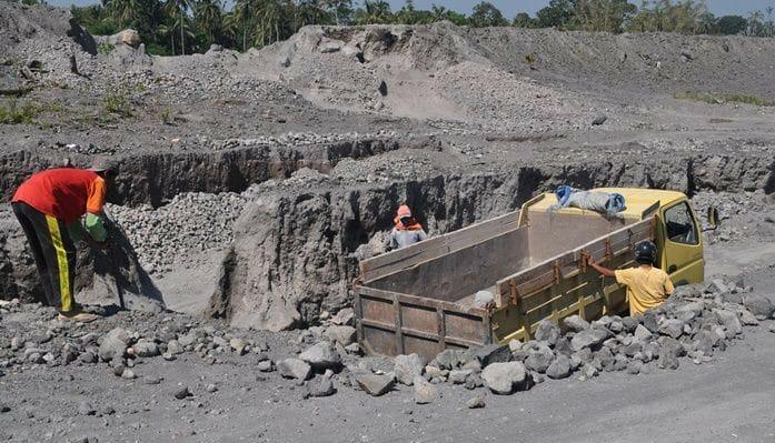 Tegas! Tutup Penambangan Pasir Ilegal di Merapi,  Ini Kata Sultan Hamengku Bowono X