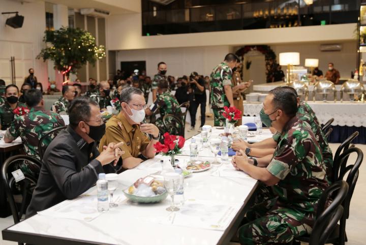 Ketua DPRD Provinsi Lampung, Mingrum Gumay SH., MH menghadiri acara pisah sambut Dandenpom II/3 Lampung