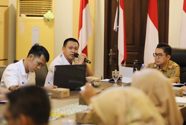 Pj. Sekdaprov Fredi SM Pimpin Rakor Pelaksanaan Program Makan Bergizi Gratis di Provinsi Lampung, yang Dihadiri Langsung oleh Satuan Pelayanan Pemenuhan Gizi dari Badan Gizi Nasional