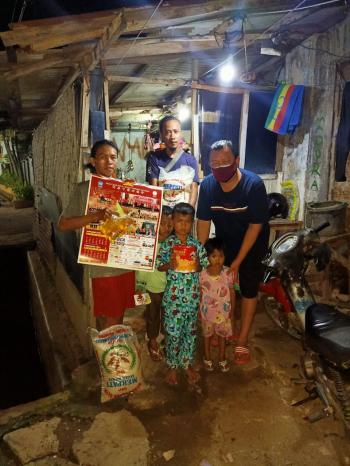 PSMTI Lampung, bersama Tim Relawan Door To Door bagikan Bingkisan