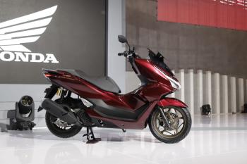 Kenyamanan Mengendarai Honda PCX 160 Saat Berboncengan