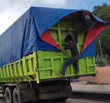 Jasa Angkut Barang Ketar-Ketir, Aksi Bajing Loncat Bikin Resah di Jalan Soekarno â€“ Hatta Baypass Bandar Lampung 