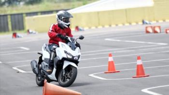 Honda Vario 160 Motor Irit Bensin