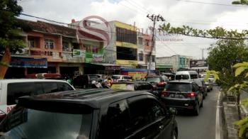 Arus Lalu Lintas di Penyekatan Antasari Macet, Pengendara Bingung Cari Jalur Alternatif