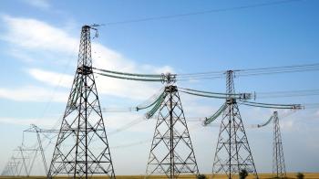 Dongkrak Industri Kelautan,  PLN Tambah Pasok Listrik di Pulau Pasaran