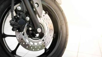 5 Penyebab Ban Motor Benjol yang Paling Umum