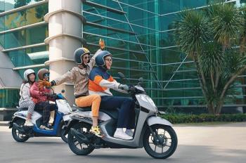 Cara Naik dan Turun yang Aman Bagi Penumpang Saat Dibonceng Sepeda Motor   