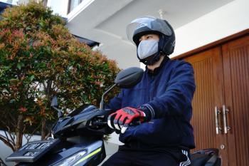 Aman Berkendara Dengan Helm SNI