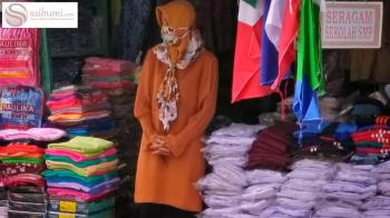 Jelang PTM Terbatas, Penjual Seragam Sekolah Diburu Pembeli