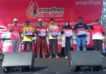 Perluas Area Layanan Data Smartfren XLSMART Meriahkan Aceh dengan Smartfren Fun Run 2025