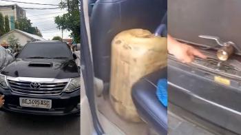 Diduga Gunakan Tangki Modifikasi, Fortuner Pengangkut Solar Digerebek Warga