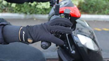 Tips Aman Hindari Kecelakaan Motor