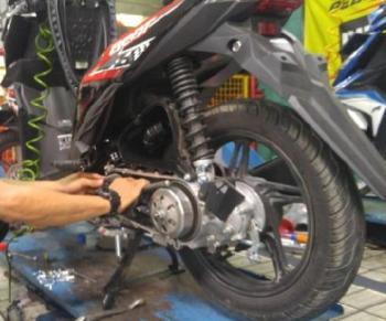 Langkah Perawatan Kampas Kopling Sepeda Motor Honda 
