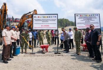 IUP Dicabut, Menhan Sjafrie Tinjau Penertiban Tambang Emas 275,36 Hektare di Papua Tengah