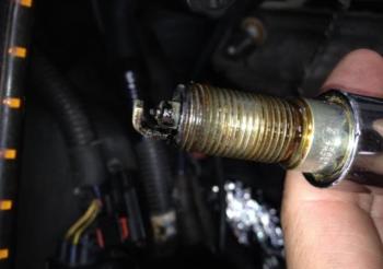 Solusi Busi Basah Saat Hujan Bisa Buat Motor Mogok