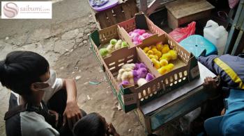 Jual Ayam Warna-warni, Warga Bandarlampung Semangat Menjemput Rejeki di Tengah Pandemi