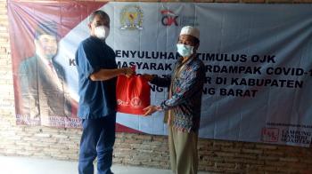 Anggota DPR RI FPKS Junaidi Auly Bagikan Bahan Pokok Kepada Masyarakat Terdampak Pandemi